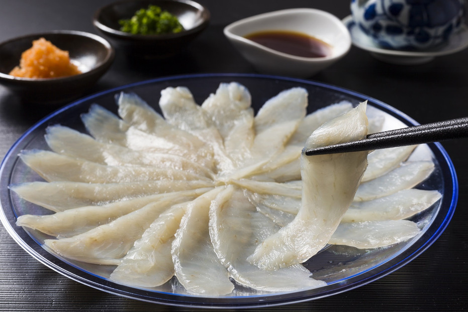 博多製造　”ふぐざんまい”(刺身、たたき、一夜干し、唐揚げ、鍋用切身、茶漬け）