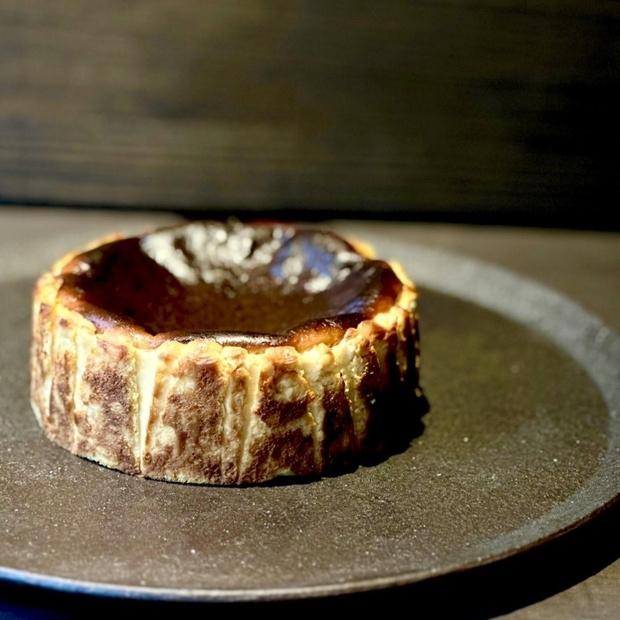 【福岡市内製造】燻製バスクチーズケーキ　3号（直径約9.5cm）